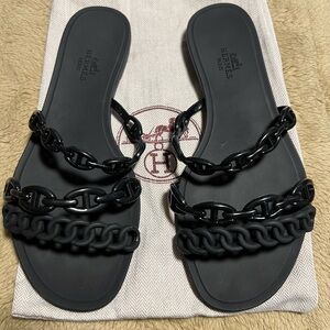 NWOT. Hermes Black 3 strips sandals